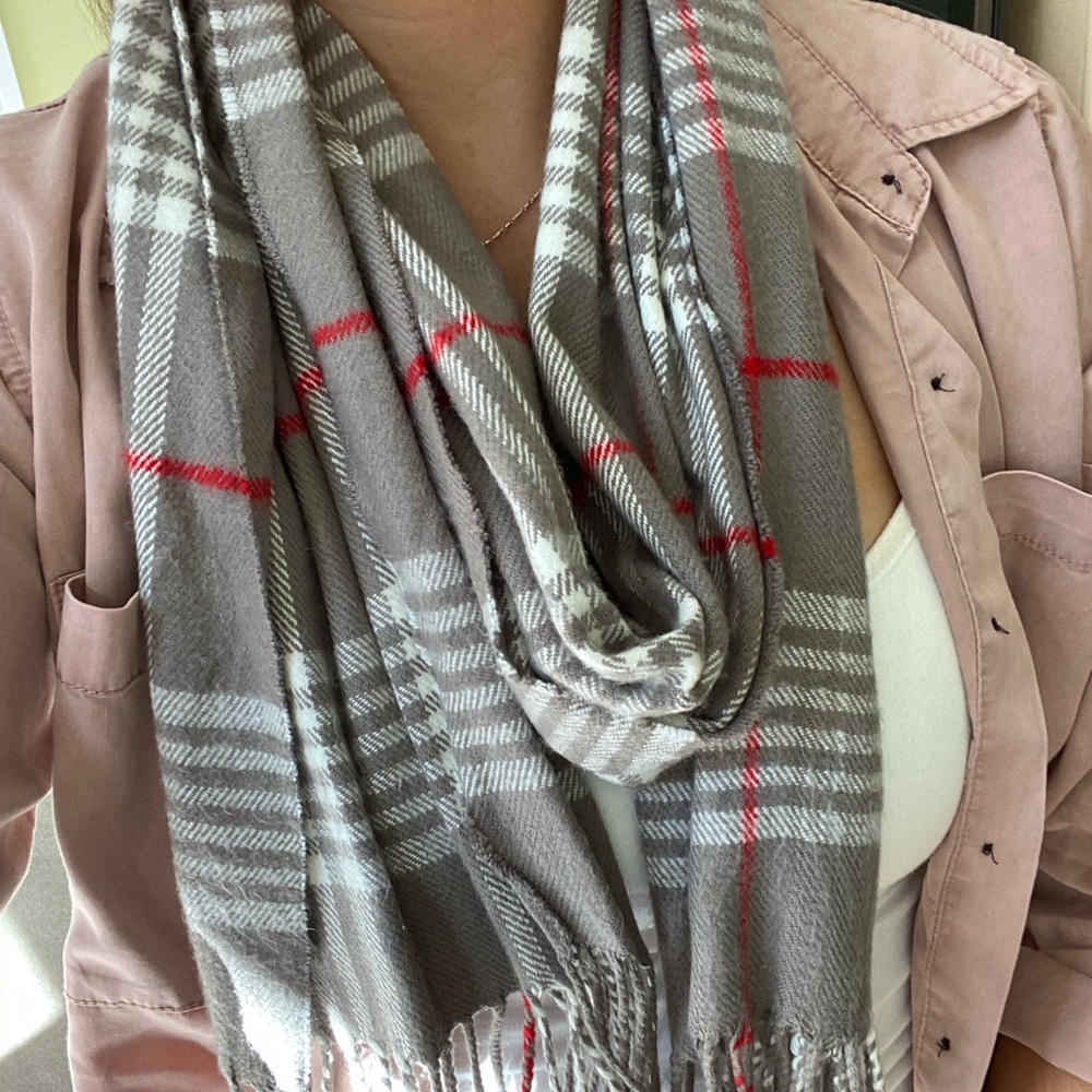 Gray Scarf - Picture 3 of 3
